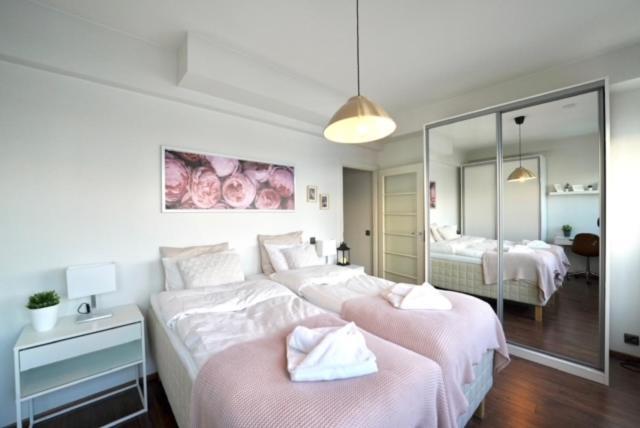 Cozy And Bright 2-Bedroom Apartment Washer And Dryer, King Size Bed Рованіемі Екстер'єр фото